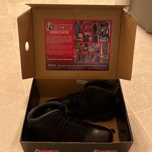 New! Mens Rocky waterproof boots.